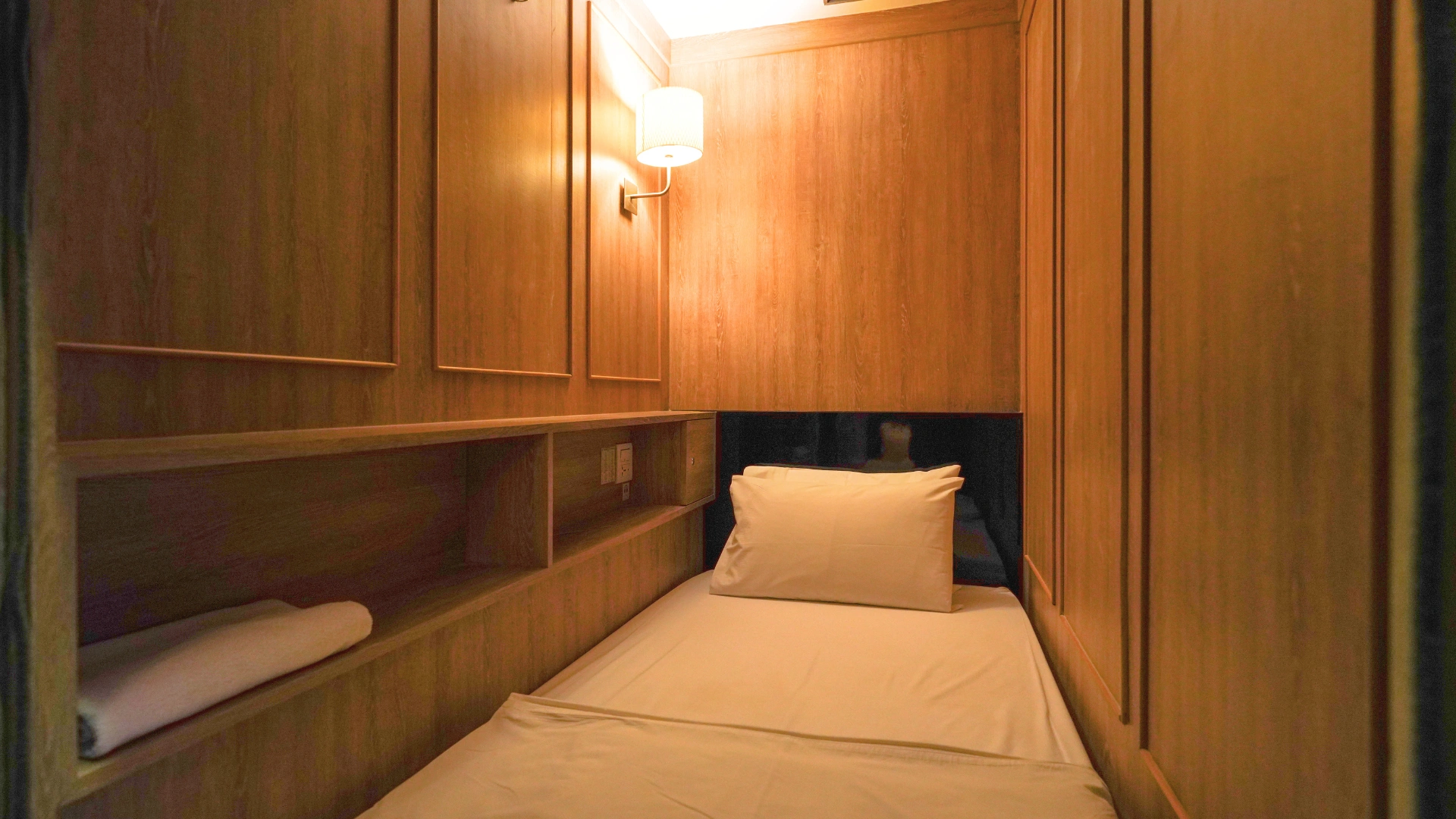Cabin room at The Poshtel Bangkok By Benya