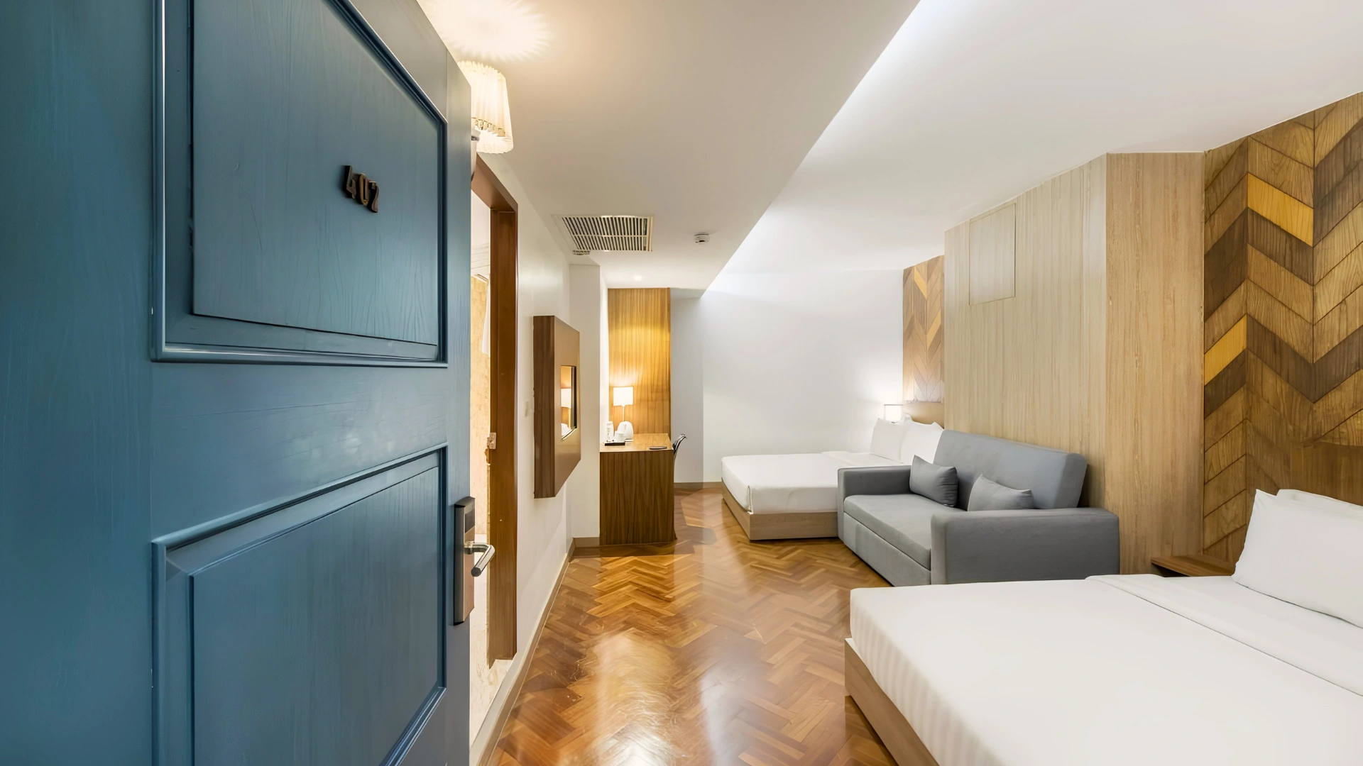 Family Room for 4 People at The Poshtel Bangkok By Benya