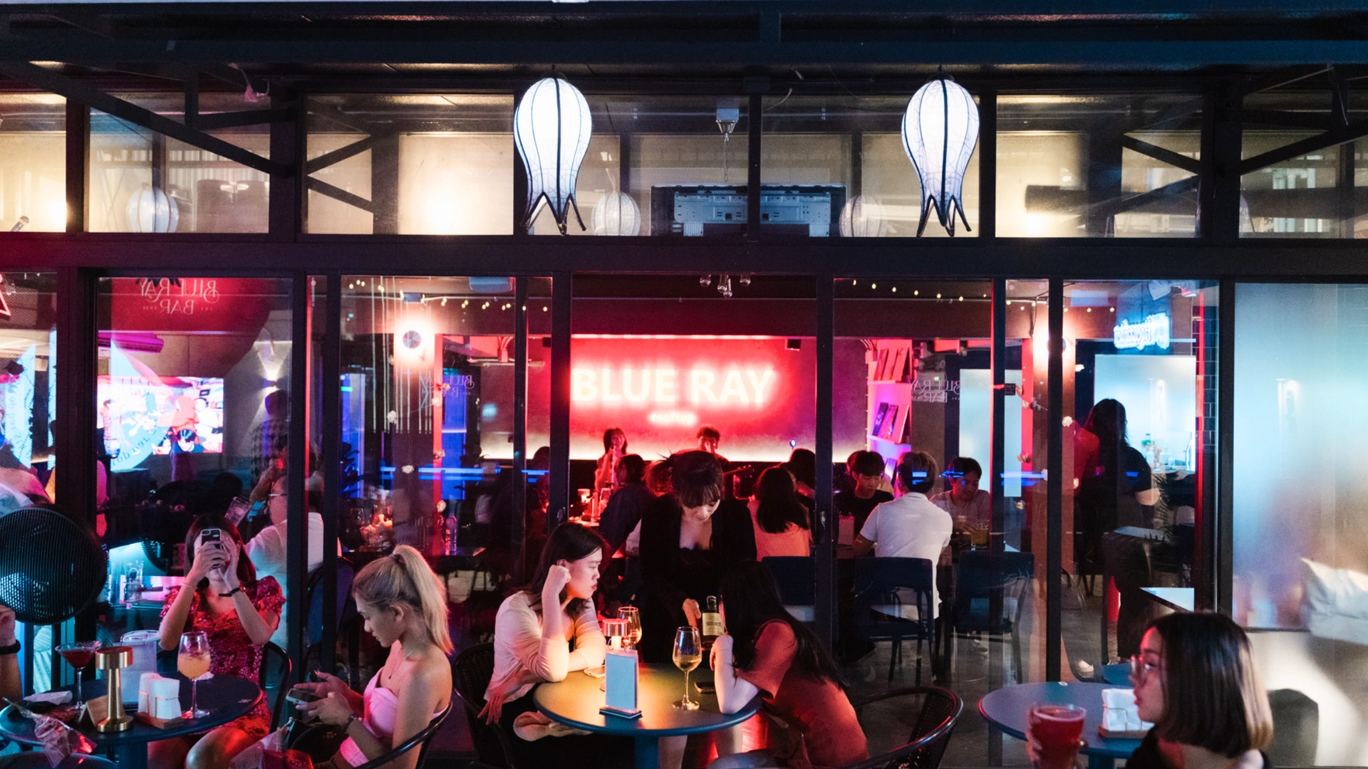 BlueRayBar Rooftop seating mood at The Poshtel Bangkok By Benya